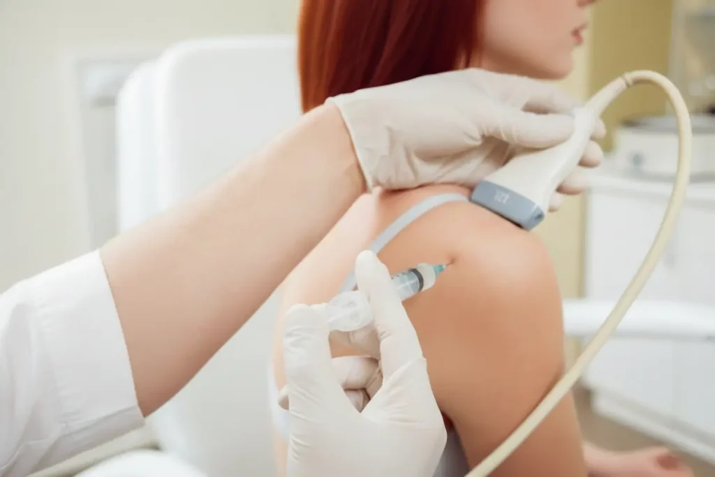 infiltration epaule et arret de travail